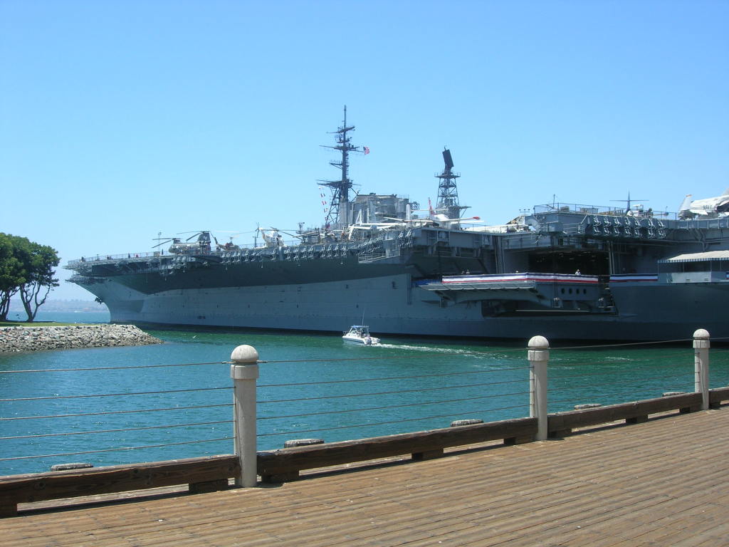 Scaled image 2000_uss_midway.jpg 
