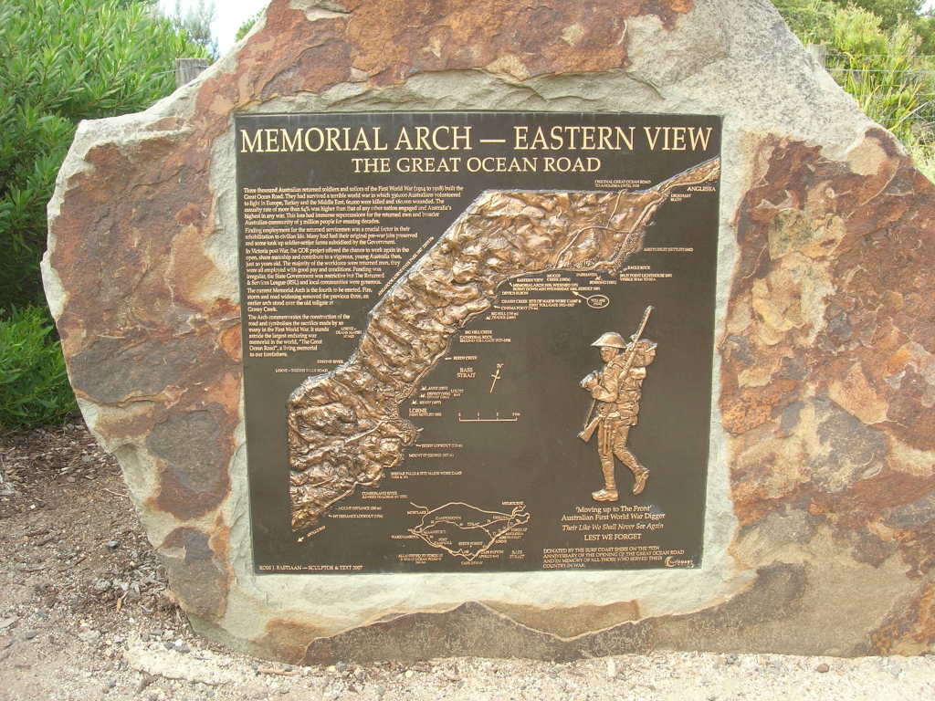 Scaled image 0212_memorial_arch.jpg 